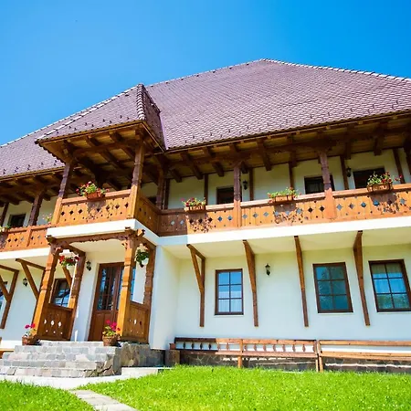Pensiunea Agroturistica Raluca Farmház Farkasrév