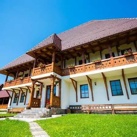 Pensiunea Agroturistica Raluca Farmház